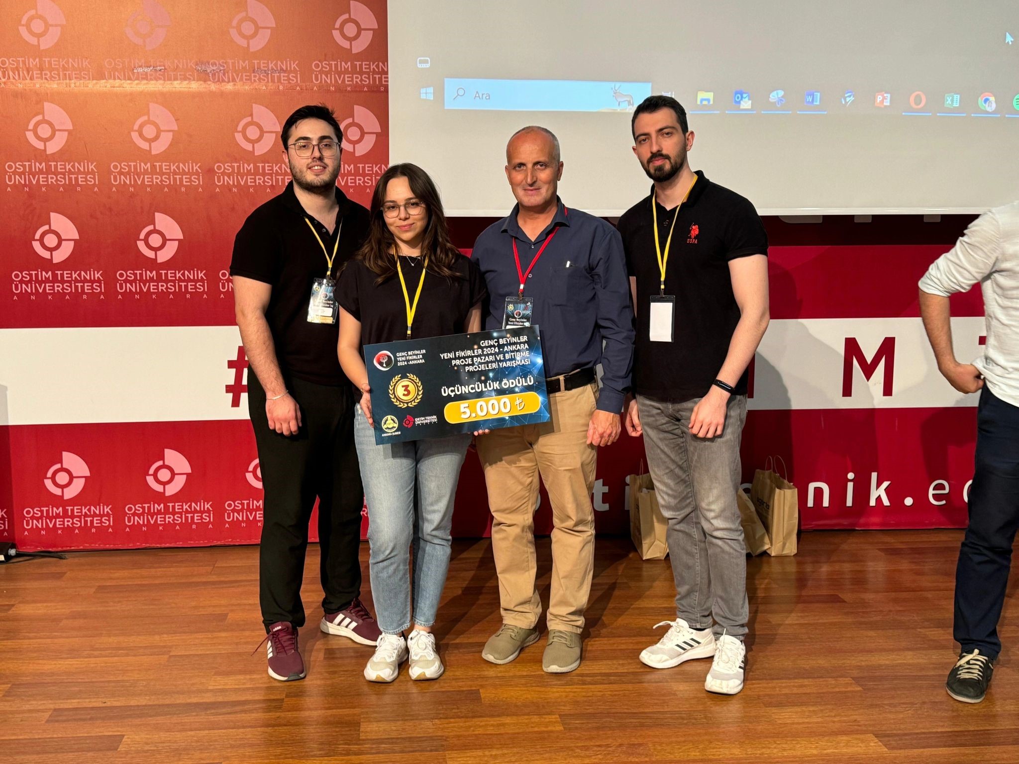 TBD Türkiye Bilişim Derneği Ankara Şubesi (TBD) koordinatörlüğünde, OSTİM Teknik Üniversitesi'nde düzenlenen “3. Genç Beyinler Yeni Fikirler” (GBYF 2024) Bitirme Projeleri Yarışması’nda Dr. Öğr. Üyesi Emin KUĞU hocamızın danışmanlığını yaptığı; Elif Nehir Ulu, Fatma Nazlı Günay, Giray Berk Kuşhan ve Kaan Erkuş’un Katlanır Sandalye Kiralama Sistemi, “SiestaSiesta”, projesi  sosyal sorunluluk kategorisinde üçüncülük ödülü aldı!